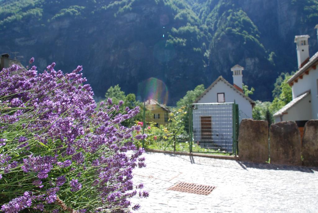 Ca' Del Borgo Hotel Cadarese Buitenkant foto